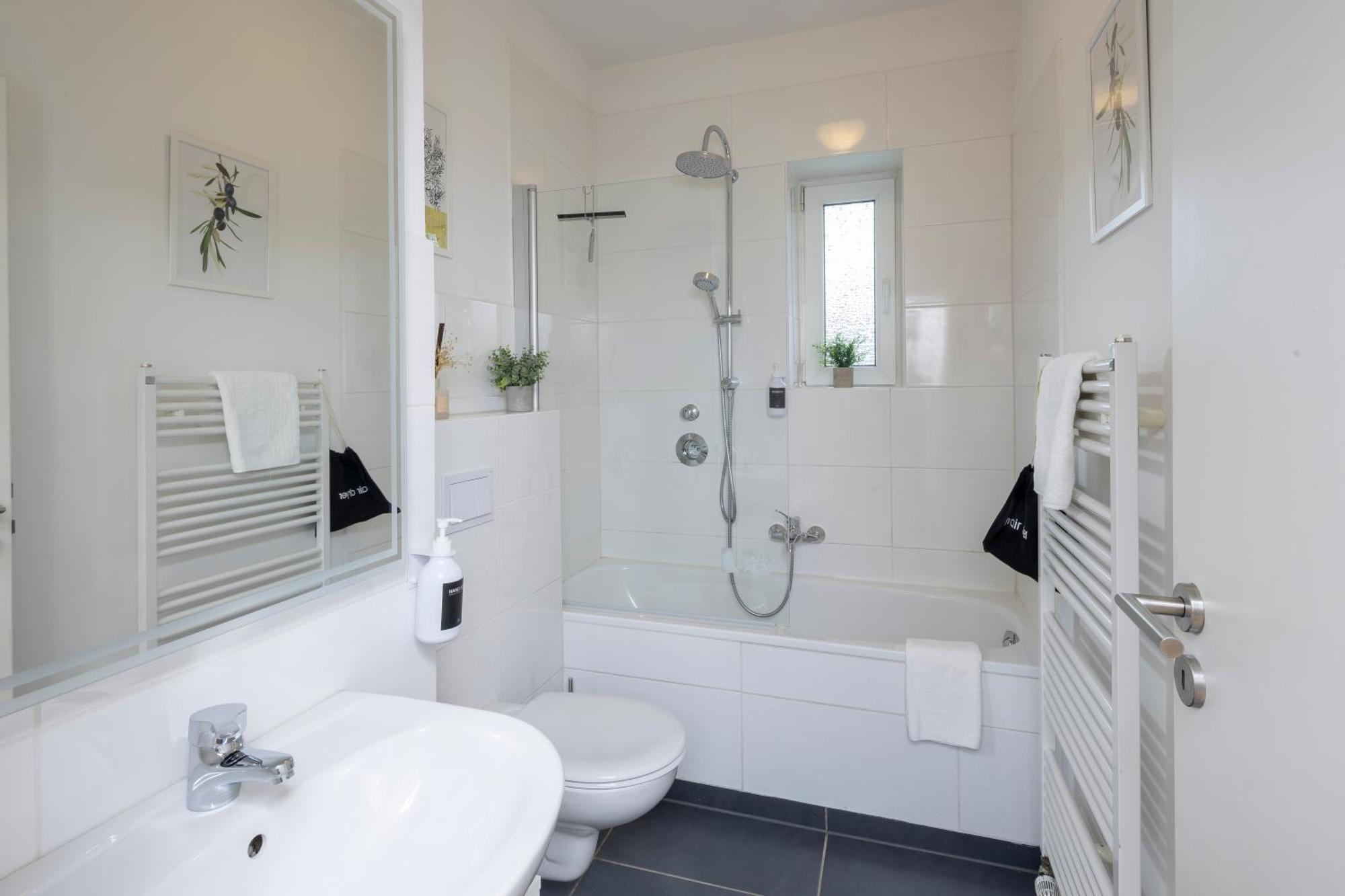 Olive Apartments - 2X Kingsize Betten - Sehr Zentral Leverkusen Luaran gambar